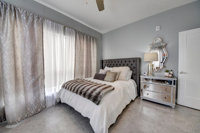 Photo - The Metropolitan