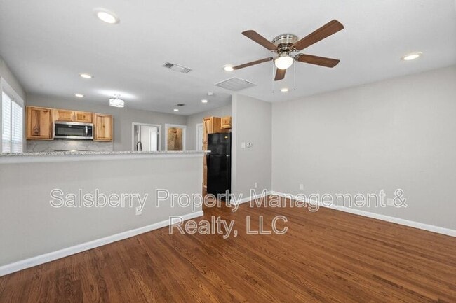 Photo - 3772 W 6th St