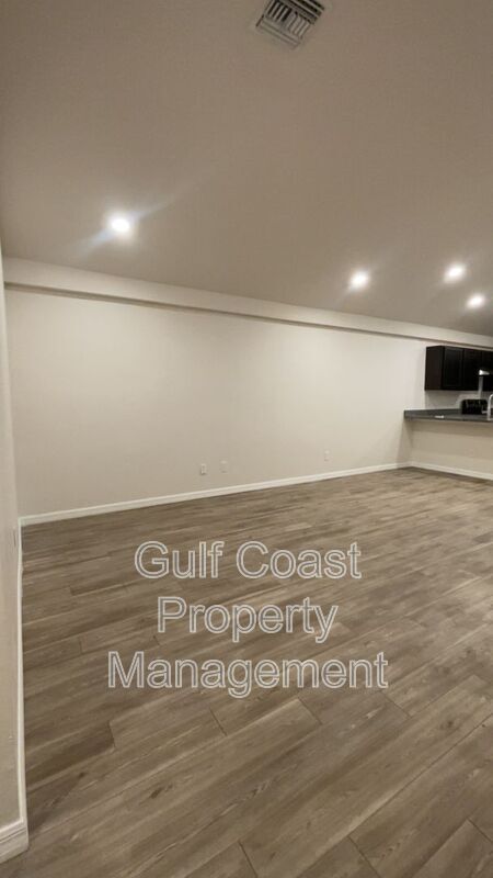 Photo - 17174 Belmont Ave