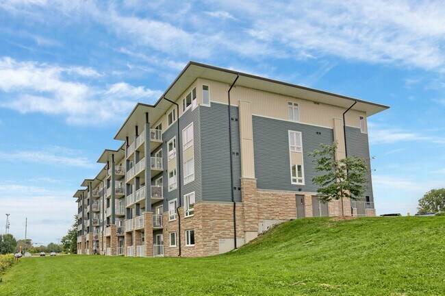 Photo - Ridgeway Suites