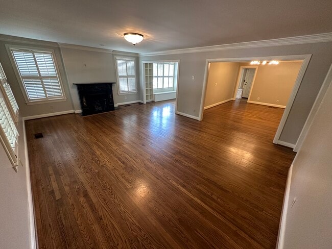 Photo - 5920 Hawthorne Rd