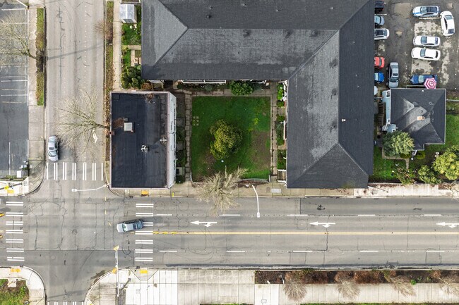 Photo - Bennett Apartments