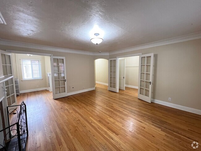 Building Photo - $500 OFF YOUR FIRST MONTH! Spacious studio... Unit 109 Rental