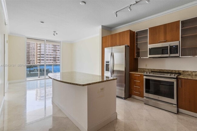 Building Photo - 1945 S Ocean Dr Unit 503
