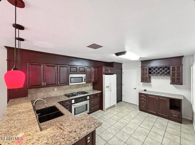 Photo - 3 Stratford Hall Cir Townhome