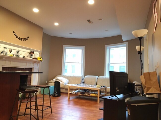 Photo - 23 Saint Lukes Rd Unit 2