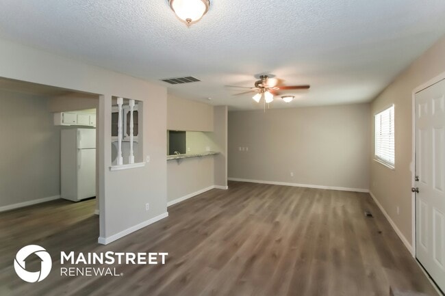 Photo - 916 Clear Creek