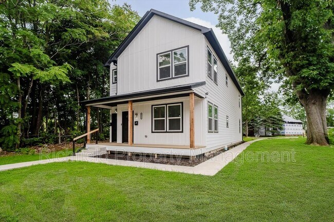 Photo - 821 Orange St