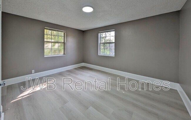 Photo - 1719 Tyler St Unit B