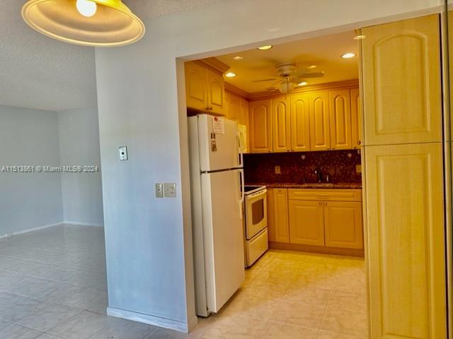 Photo - 801 SW 133rd Ter Unit 105k