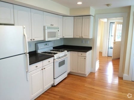 Building Photo - 15 Beech St Unit 15 Beech Street Rental