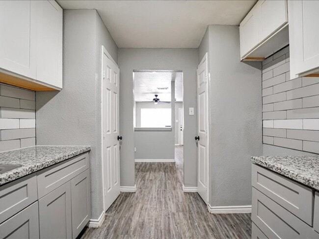 Building Photo - 5117 Lavender St Unit 5175 Rental