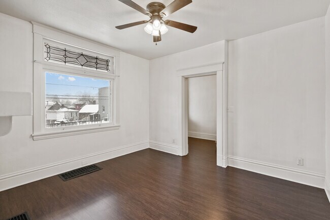 Photo - 439 Kingsboro St