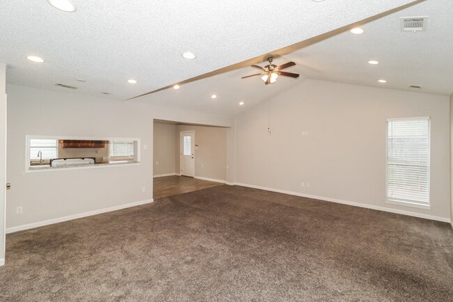 Photo - 6124 Kensington Cir