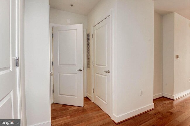Building Photo - 2425 L St NW Unit 635