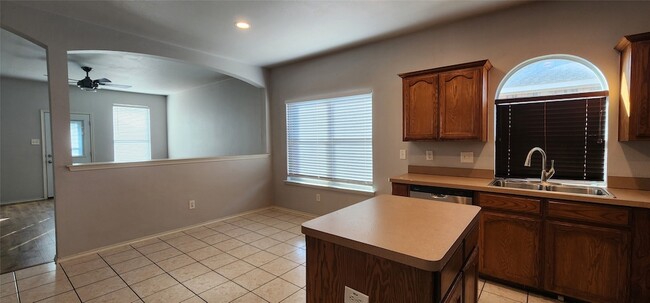 Photo - 1121 Beaverwood Ln