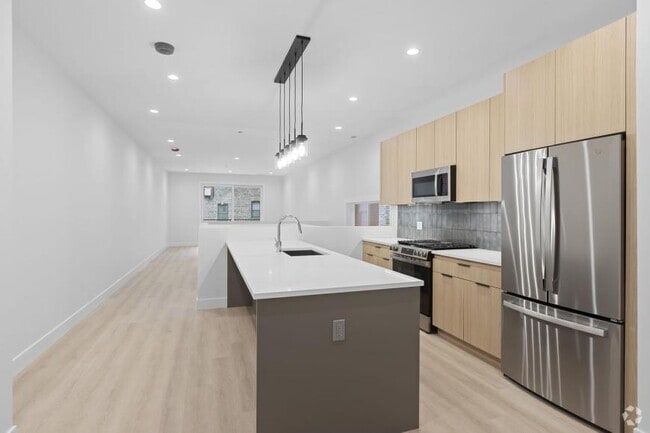 Building Photo - 2 bedroom in Chicago IL 60613 Unit 103 Rental
