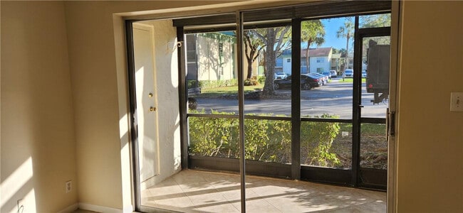 Photo - 4143 NW 90th Ave Unidad 105