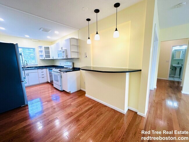 Photo - 162 Lake Shore Rd Unit 2