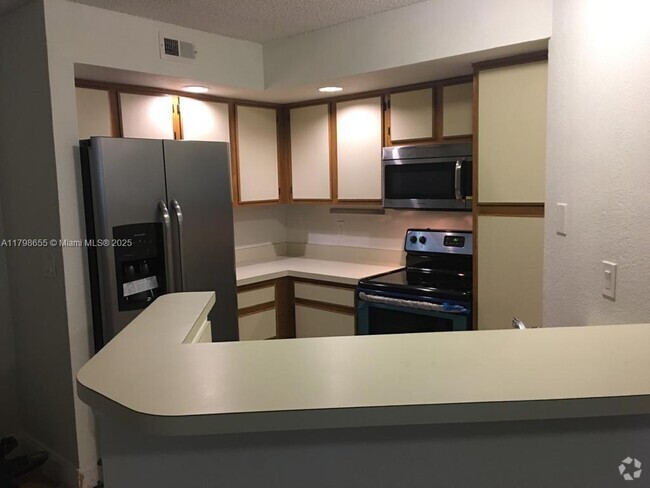 Building Photo - 643 Vista Isles Dr Unit 1815 Rental