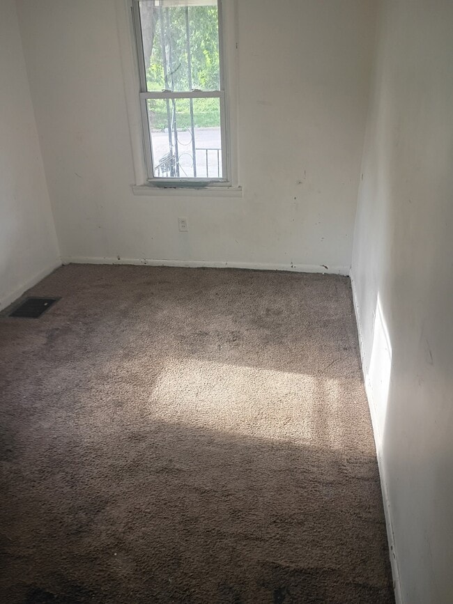 Photo - 1263 W Green St