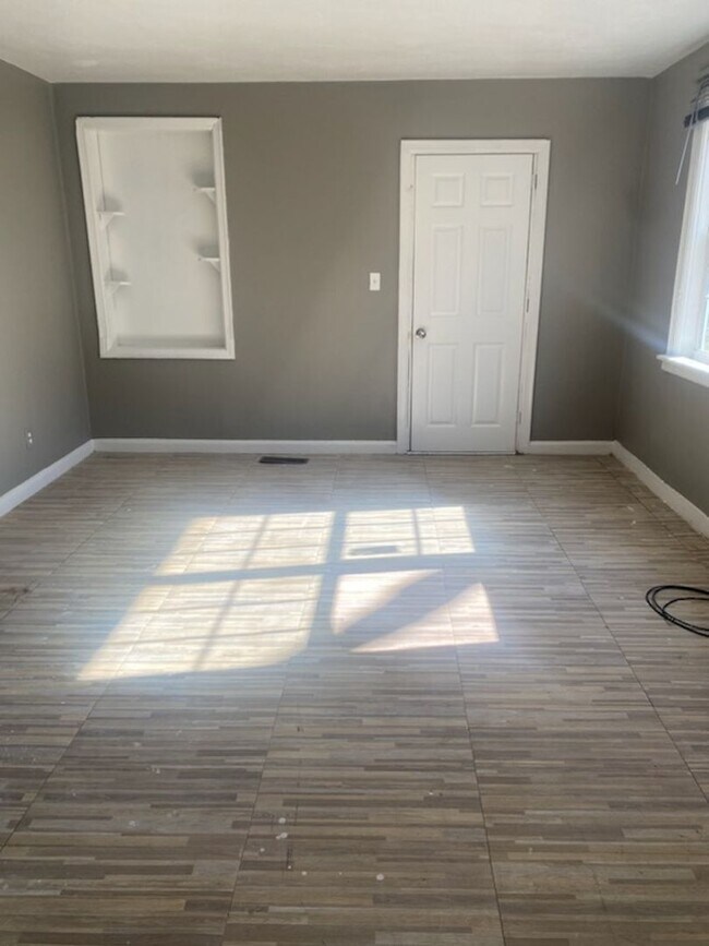 Photo - 1140 Baker Cir