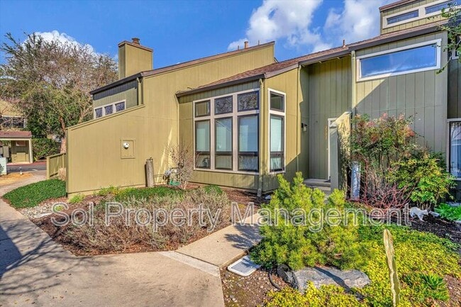 Photo - 2703 Subec Ln