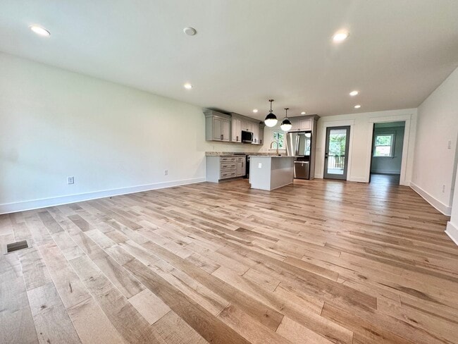 Photo - Fully Renovated 3 Bedroom Home for Rent in Franklin, TN Near Downtown Franklin & The Factory
