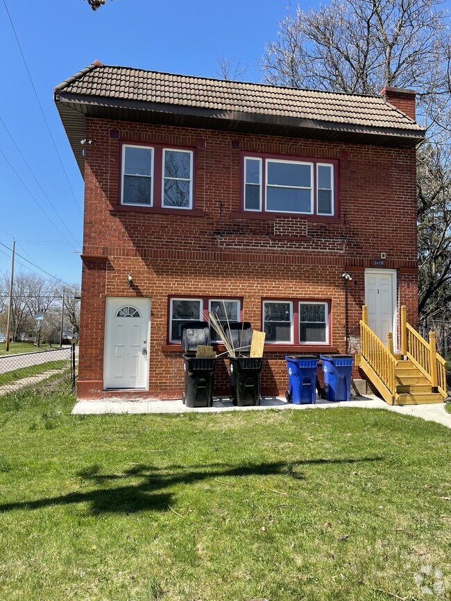 Building Photo - 3610 E 139th St Rental