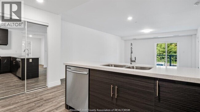 Photo - 1675 Banwell Rd Unit 202