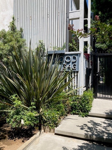 Photo - 346 S Los Robles Ave