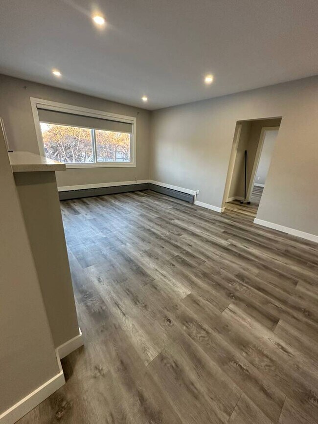 Photo - 11110-68 68 Ave NW Unit 33