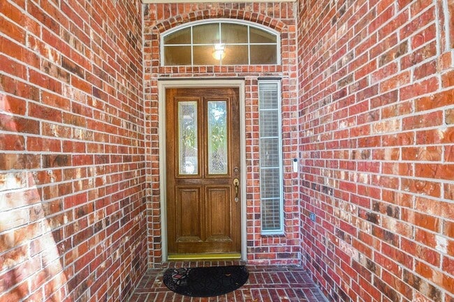 Photo - 5823 Knollwood Tr