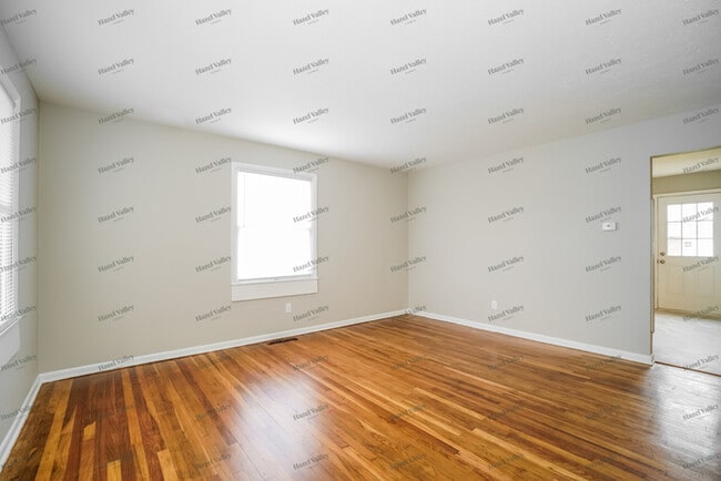 Photo - 3701 Christie Rd W