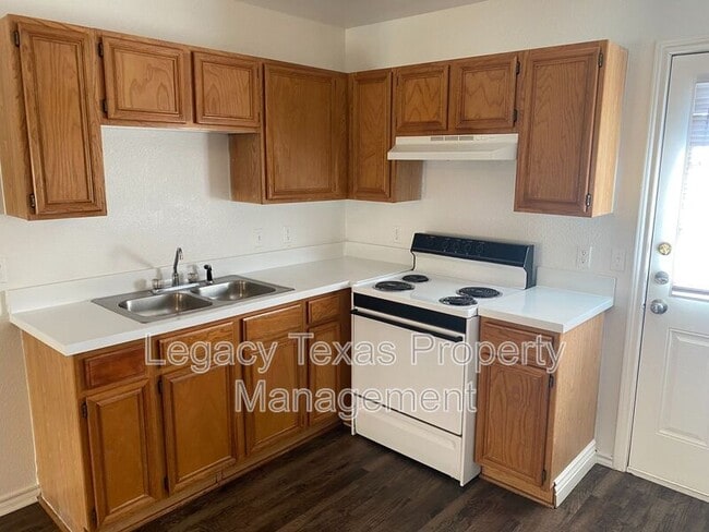 Photo - 701 Miracle Ln Unit B