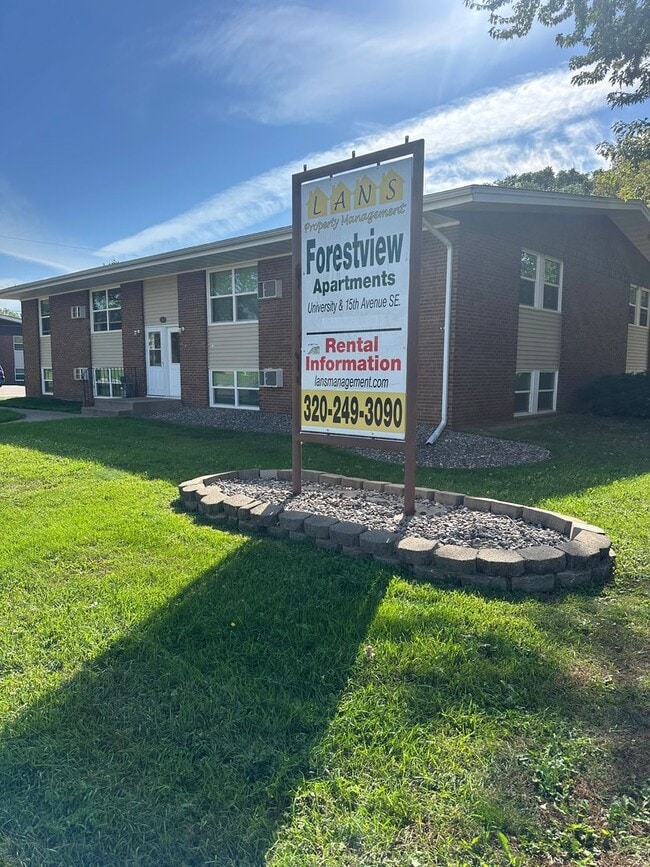 Building Photo - Forestview 2 Bedroom Lower Apartment FIRST... Unit 1634-3