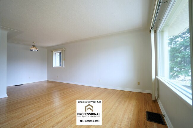 Photo - 14604 110A Av NW