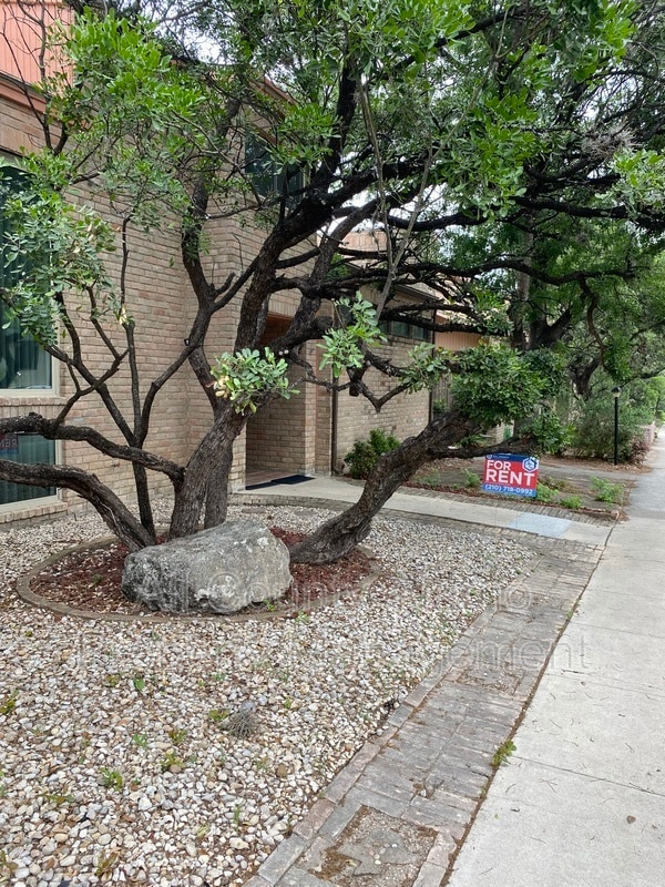 Building Photo - 8907 Willmon Way