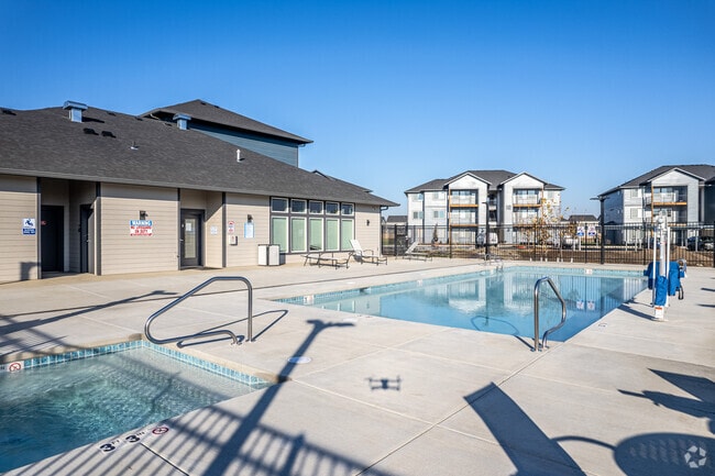 Pool - Smith Creek Apartments