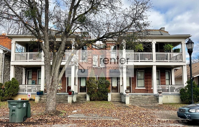 Building Photo - 1115 E 8th St