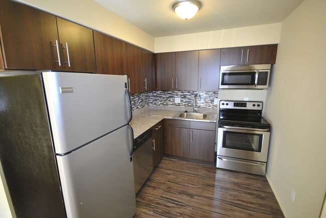 Building Photo - 442 3rd St Rental