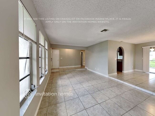 Photo - 636 SE 11th Pl