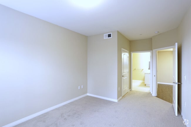 2 BR, 2 BA - B5 - Avino