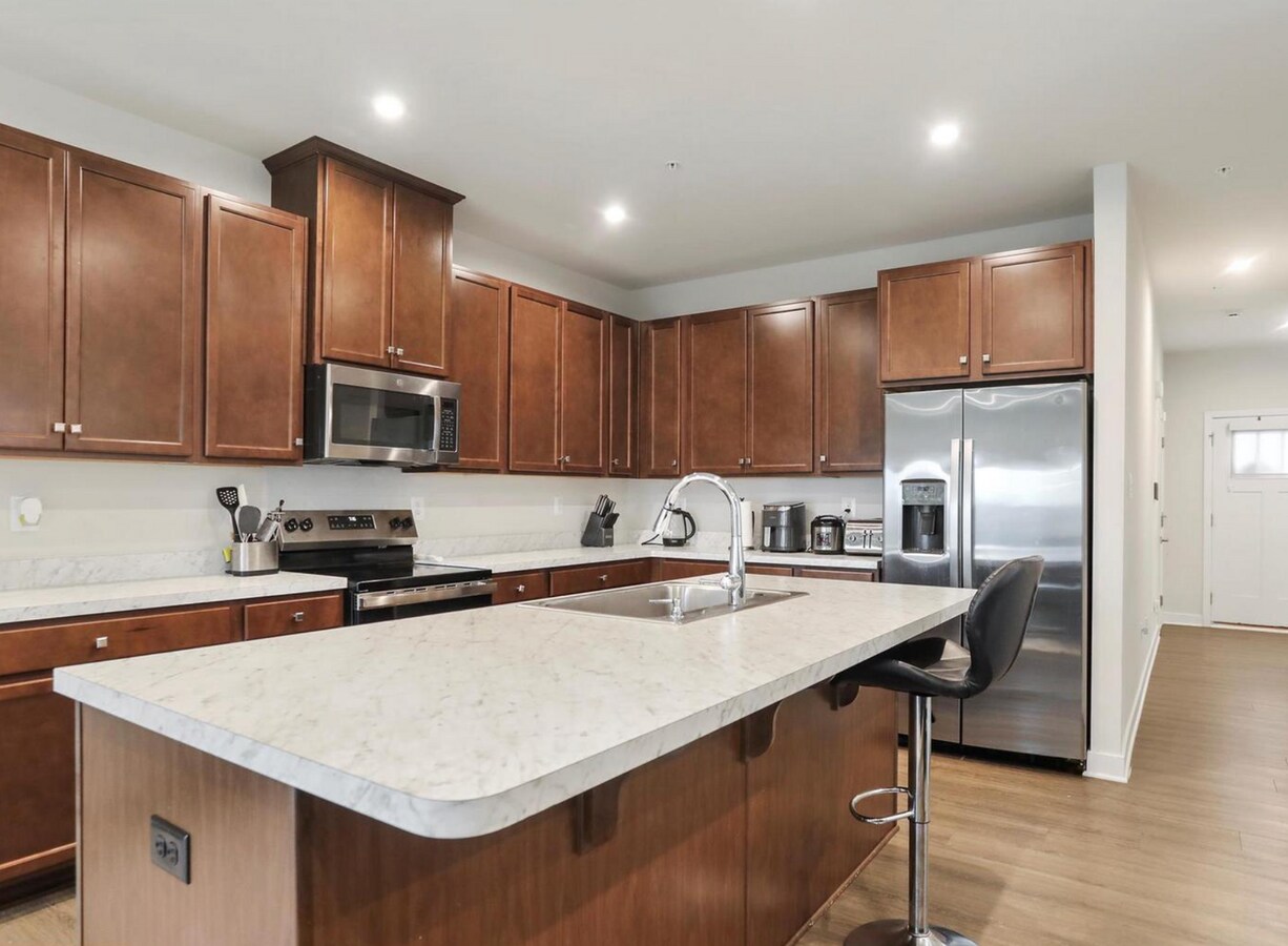Photo - End unit 3-Bed Townhouse in Rolling Hills