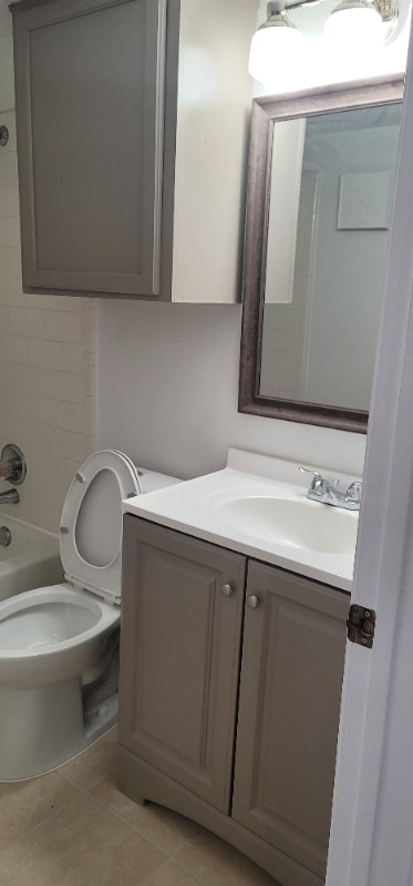 Photo - Room in Condo on Walnut St