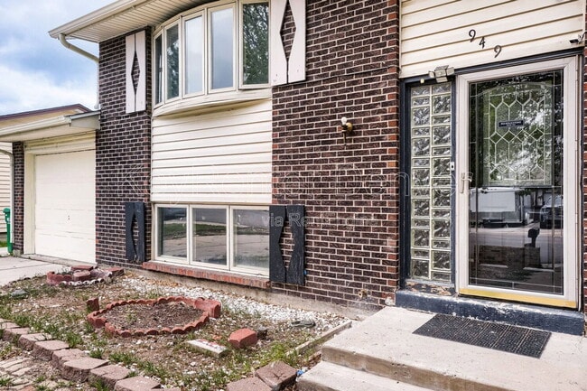 Photo - 949 Olathe St