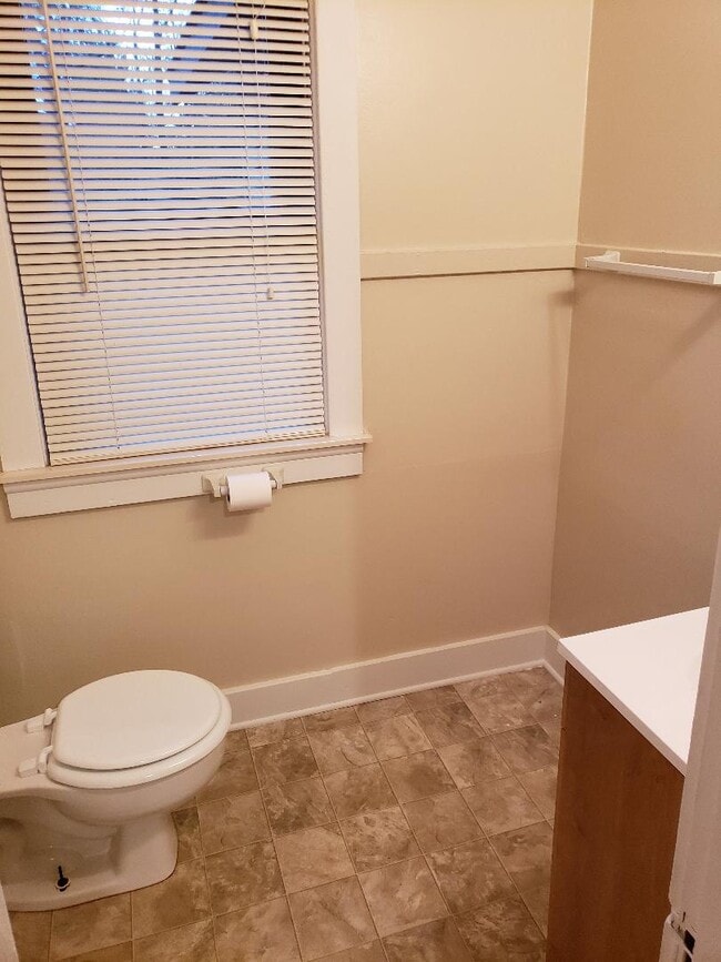 Half Bath - 305 Judd Rd Unit 3