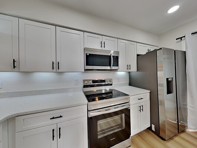 Photo - 739 Golden Sunshine Cir