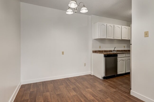 Photo - Applewood Village
