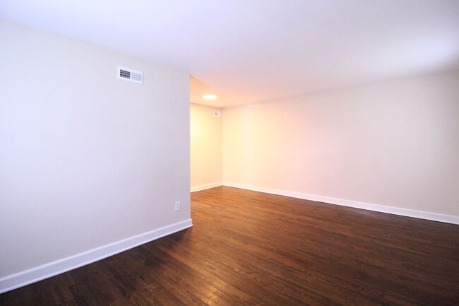 Photo - October FREE On This Fully Renovated 1 Bed...